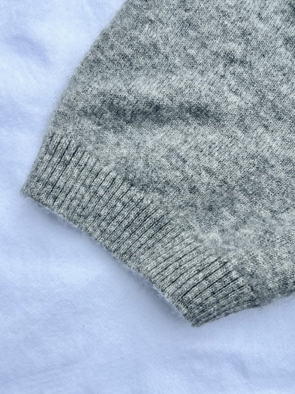 Abercrombie & Fitch Womens Gray 100% Cashmere  Short Sleeve Sweater Tee Small - Picture 5 of 7